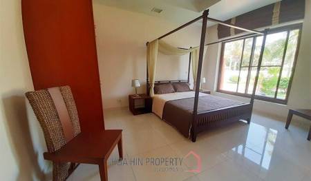 Luxurious Pool Villa in Countryside Surroundings
