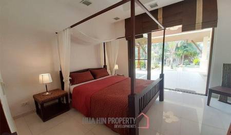 Luxurious Pool Villa in Countryside Surroundings