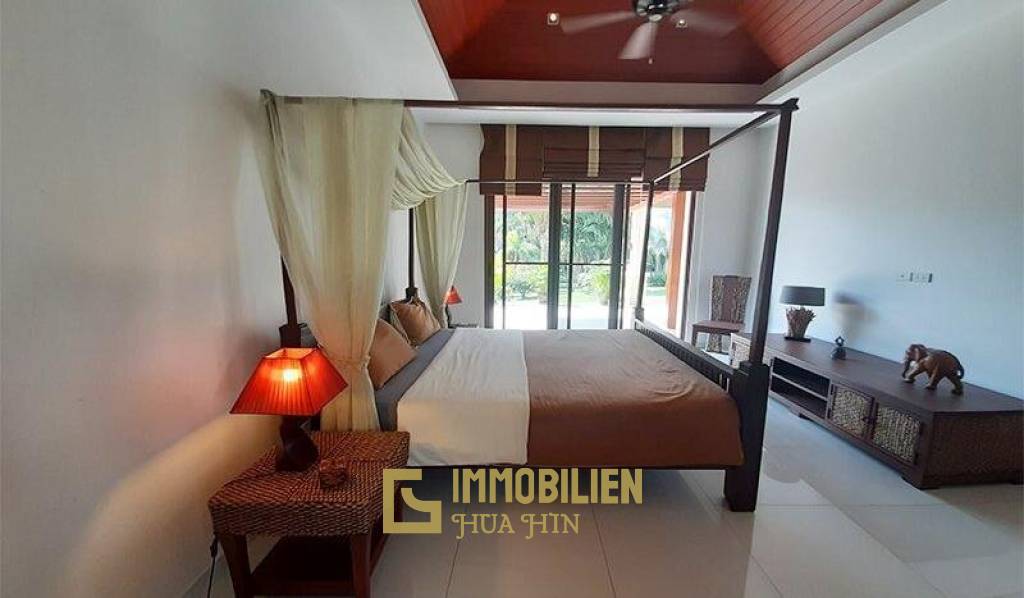 1,060 qm 3 Bett Haus Für Verkauf