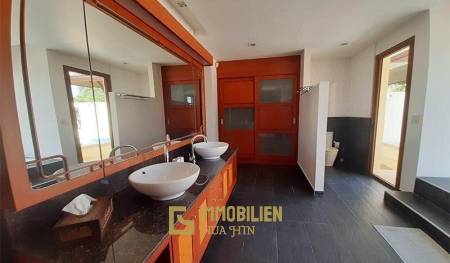 1,060 qm 3 Bett Haus Für Verkauf