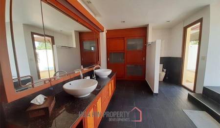 Luxurious Pool Villa in Countryside Surroundings