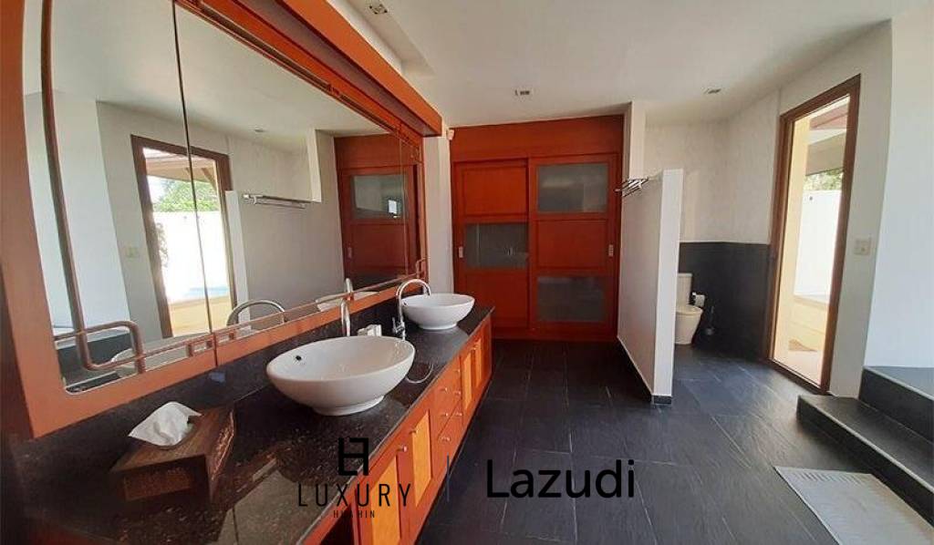 1,060 metro cuadrado 3 ` Casa de Venta