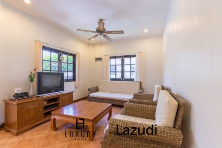 Orchid Paradise Homes: 4 Schlafzimmer Pool Villa mit  2 Bädern