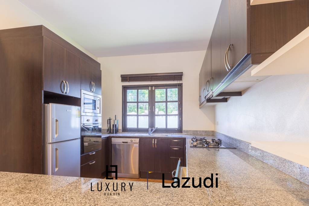 Orchid Paradise Homes: 4 Schlafzimmer Pool Villa mit  2 Bädern