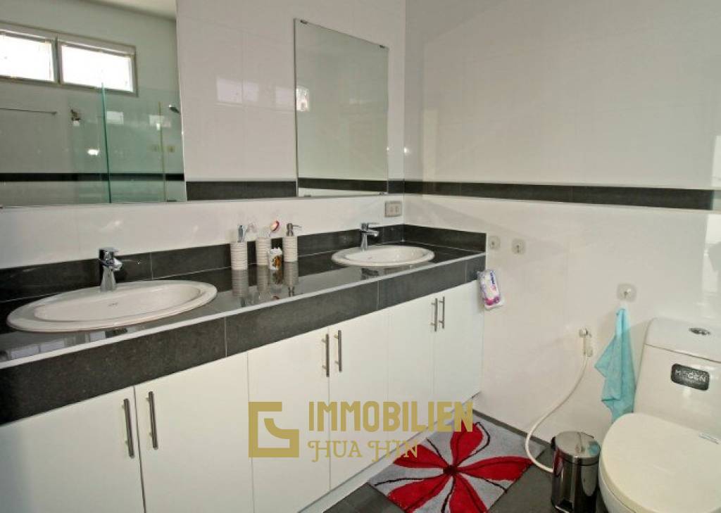 Orchid Paradise Homes: 3 Schlafzimmer Pool Villa