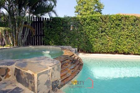 3 Bed, 2 Bathroom Pool Villa on established development