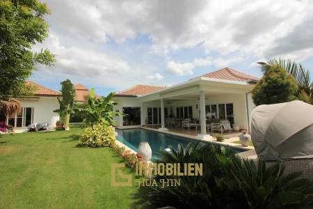 4 Bed Luxury Pool Villa on Large Plot