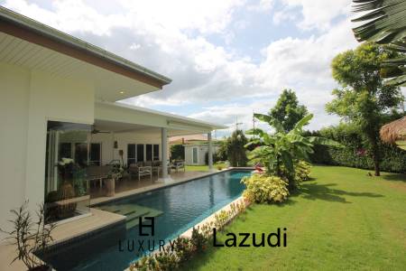 4 Bed Luxury Pool Villa on Large Plot