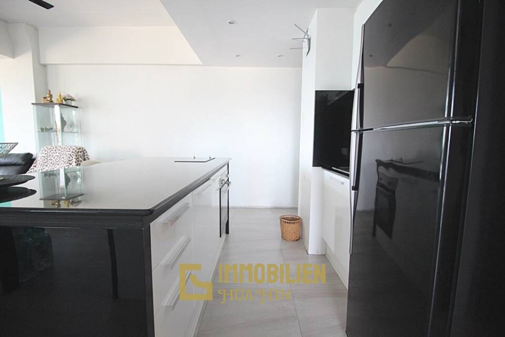 Blue Wave Condominium: Absolut strandnahe 2 Schlafzimmer-Eigentumswohnung in Khao Takiap
