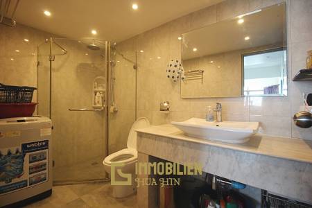 Blue Wave Condominium: Absolut strandnahe 2 Schlafzimmer-Eigentumswohnung in Khao Takiap