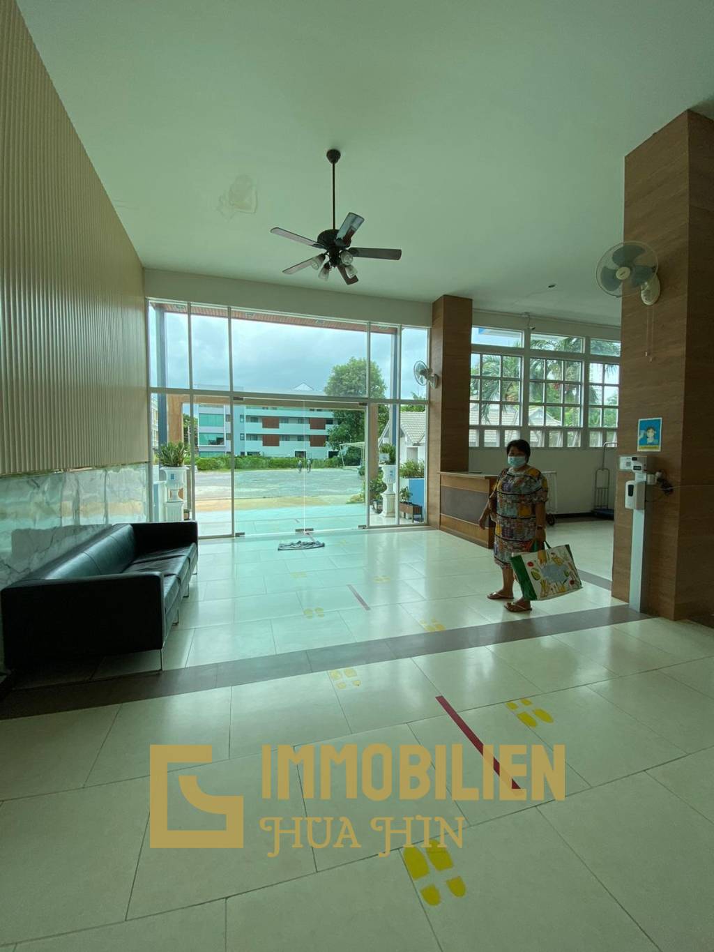 Blue Wave Condominium: Absolut strandnahe 2 Schlafzimmer-Eigentumswohnung in Khao Takiap