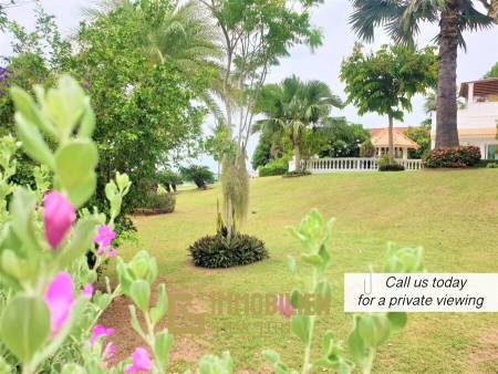 Luxury Mansion in Palm Hills Hua Hin Golf Course for SALE