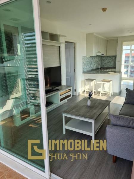 Tira Tiraa: möblierte 1 Schlafzimmer-Eigentumswohnung im obersten Stockwerk- in der Stadt