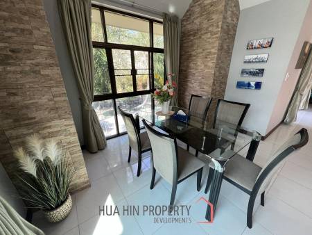 Royal Garden : Beautiful. Spacious 5 Bedroom Family Home