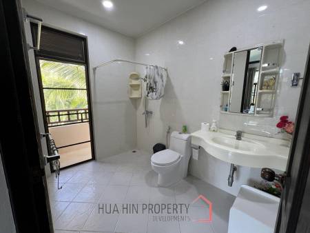 Royal Garden : Beautiful. Spacious 5 Bedroom Family Home