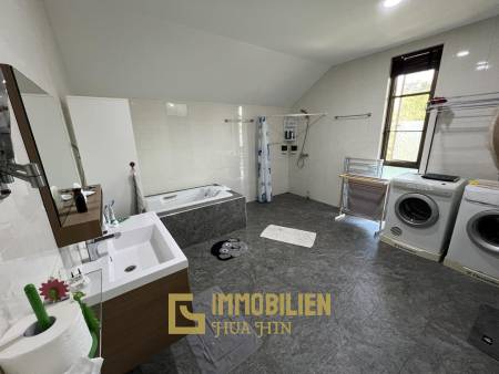 Royal Garden: Sehr gepflegtes und geräumiges 5 Schlafzimmer Familienhaus