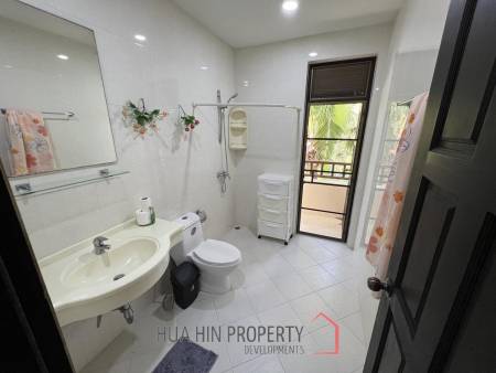 Royal Garden : Beautiful. Spacious 5 Bedroom Family Home