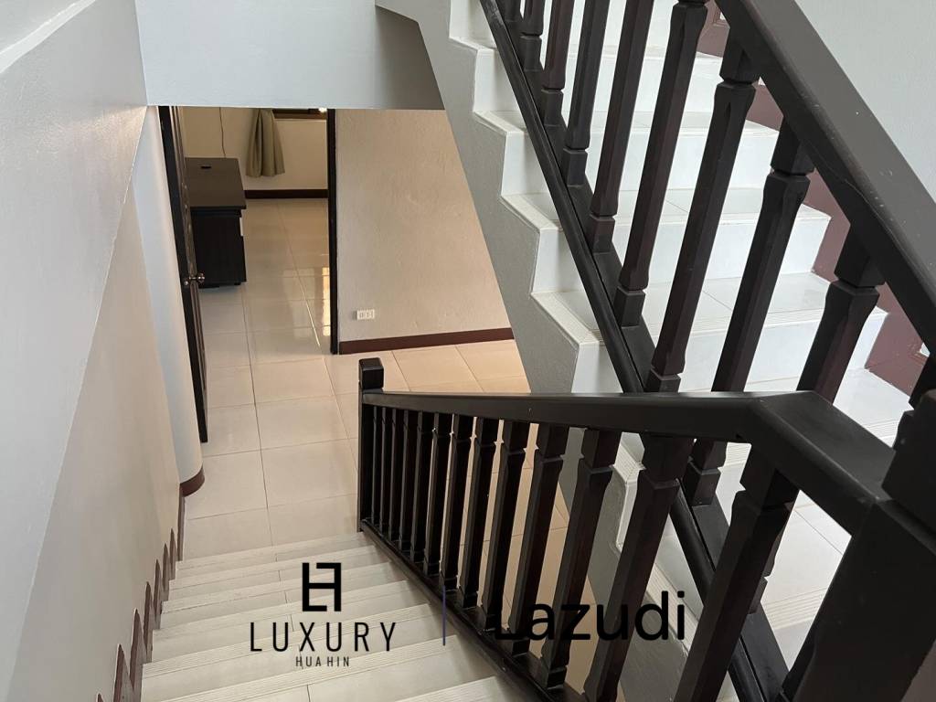 1,124 平方米 5 床 房子 对于 销售