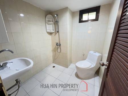 Royal Garden : Beautiful. Spacious 5 Bedroom Family Home