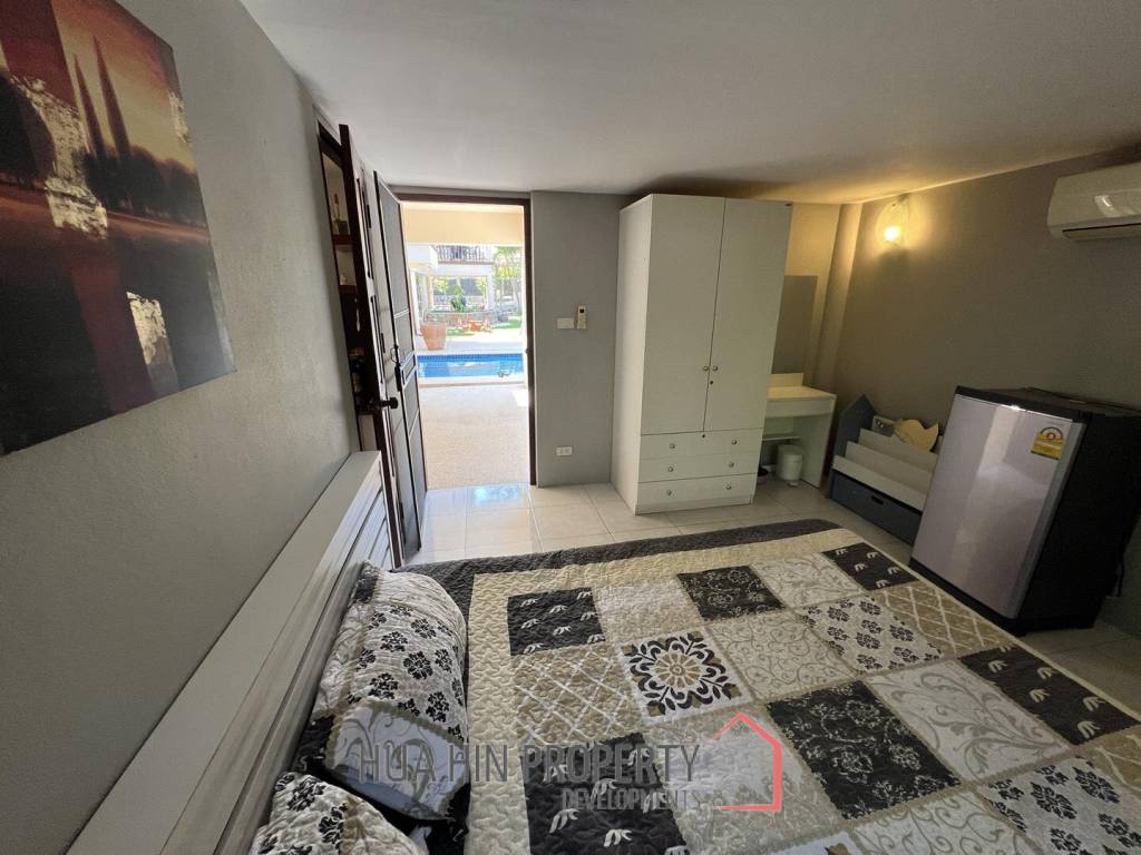 Royal Garden : Beautiful. Spacious 5 Bedroom Family Home