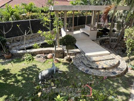 Royal Garden : Beautiful. Spacious 5 Bedroom Family Home