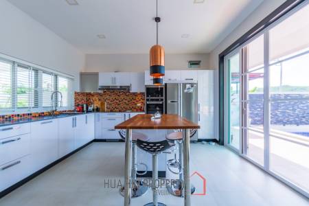 3 Bedroom Pool Villa with Great Views to Banyan Golf Course