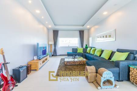 Emerald Scenery: 3 Schlafzimmer Pool Villa mit Blick auf den Banyan Golfplatz