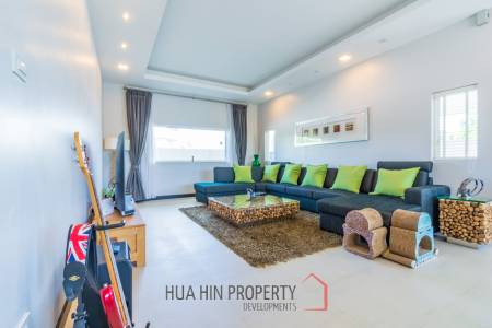 3 Bedroom Pool Villa with Great Views to Banyan Golf Course
