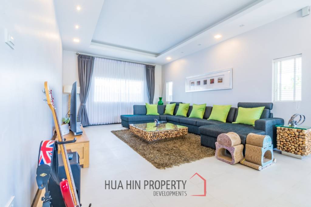 3 Bedroom Pool Villa with Great Views to Banyan Golf Course