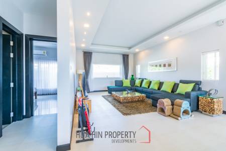 3 Bedroom Pool Villa with Great Views to Banyan Golf Course