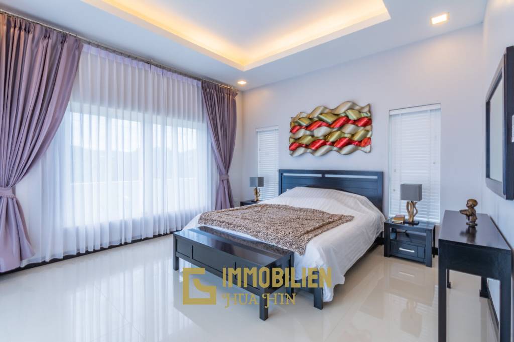 Emerald Scenery: 3 Schlafzimmer Pool Villa mit Blick auf den Banyan Golfplatz