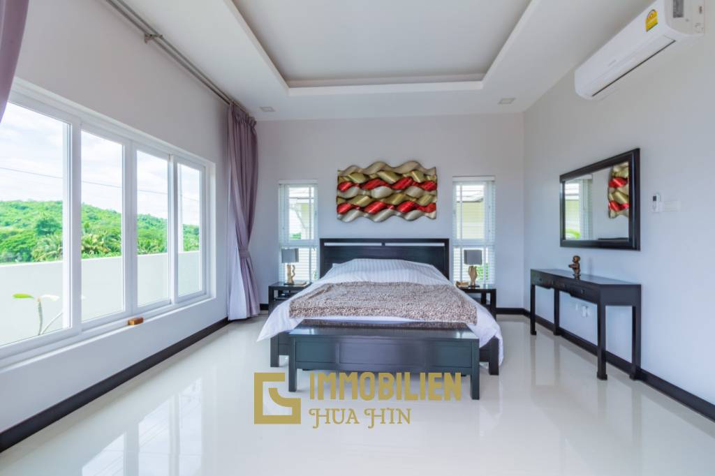Emerald Scenery: 3 Schlafzimmer Pool Villa mit Blick auf den Banyan Golfplatz