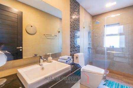 3 Bedroom Pool Villa with Great Views to Banyan Golf Course
