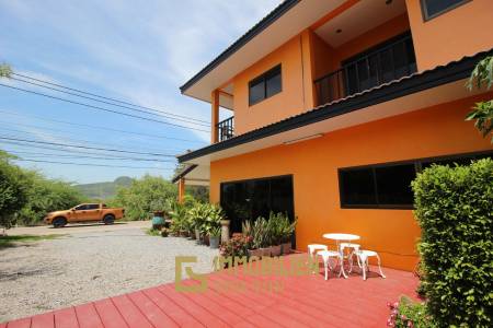 Ausgezeichnete Lage: Private Villa Ideal für eine Kneipe oder ein Restaurant in der Soi 102