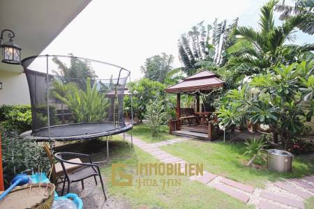 Ausgezeichnete Lage: Private Villa Ideal für eine Kneipe oder ein Restaurant in der Soi 102