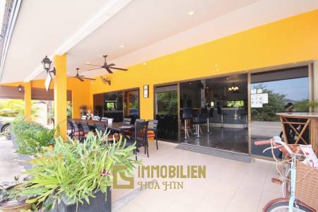 Ausgezeichnete Lage: Private Villa Ideal für eine Kneipe oder ein Restaurant in der Soi 102