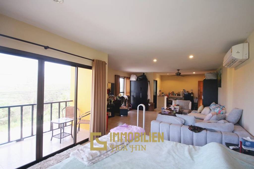 Ausgezeichnete Lage: Private Villa Ideal für eine Kneipe oder ein Restaurant in der Soi 102