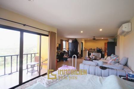 Ausgezeichnete Lage: Private Villa Ideal für eine Kneipe oder ein Restaurant in der Soi 102