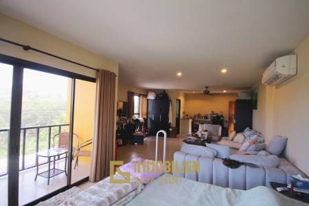 Ausgezeichnete Lage: Private Villa Ideal für eine Kneipe oder ein Restaurant in der Soi 102