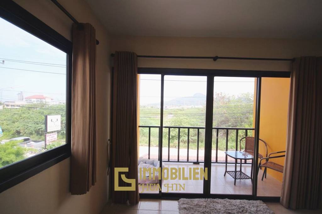 Ausgezeichnete Lage: Private Villa Ideal für eine Kneipe oder ein Restaurant in der Soi 102