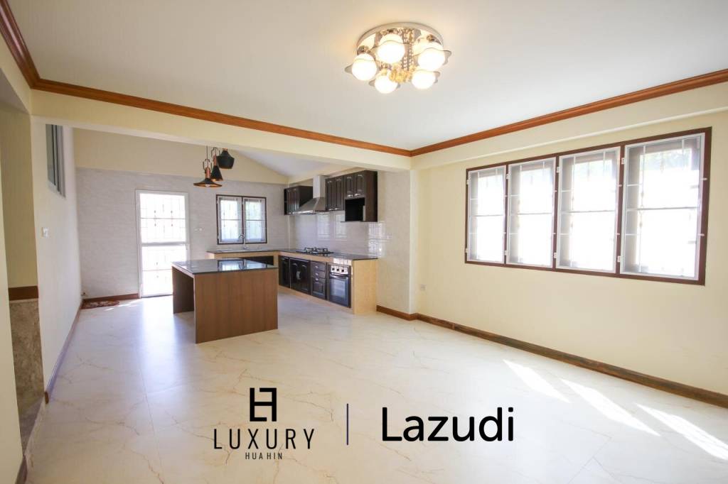 Nord Hua Hin: Neue Multi Level Pool Villa auf einem großen Grundstück