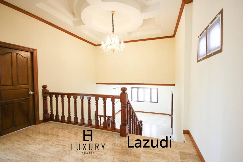 Nord Hua Hin: Neue Multi Level Pool Villa auf einem großen Grundstück