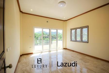 Nord Hua Hin: Neue Multi Level Pool Villa auf einem großen Grundstück