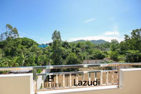 Nord Hua Hin: Neue Multi Level Pool Villa auf einem großen Grundstück