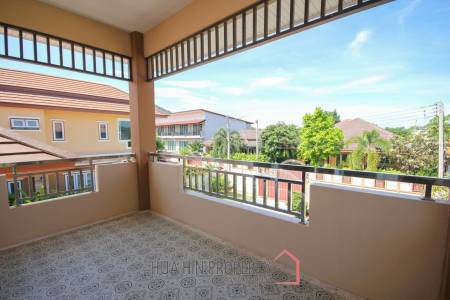New Multi Level Pool Villa On Large Plot - Hua Hin North