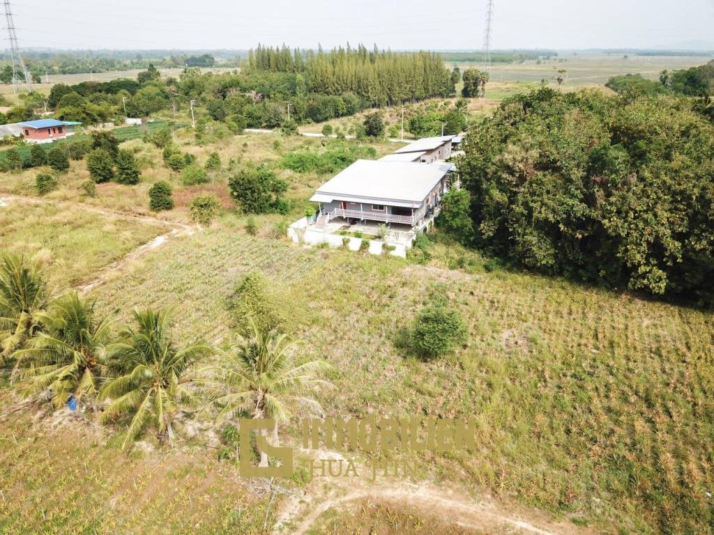 Großes Familienhaus auf einem 1.600 qm großen Grundstück in der Nähe des Majestic Creek Golfplatzes