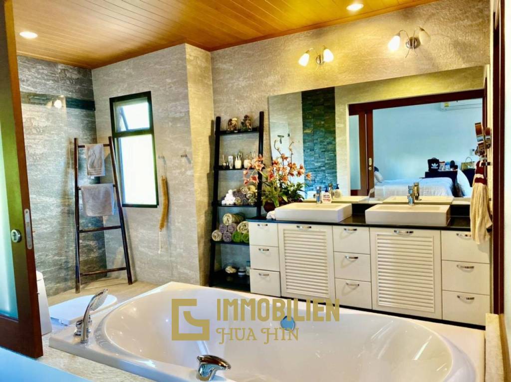 Large contemporary 5 Bedroom Pool Villa At Hillside Hamlet 3