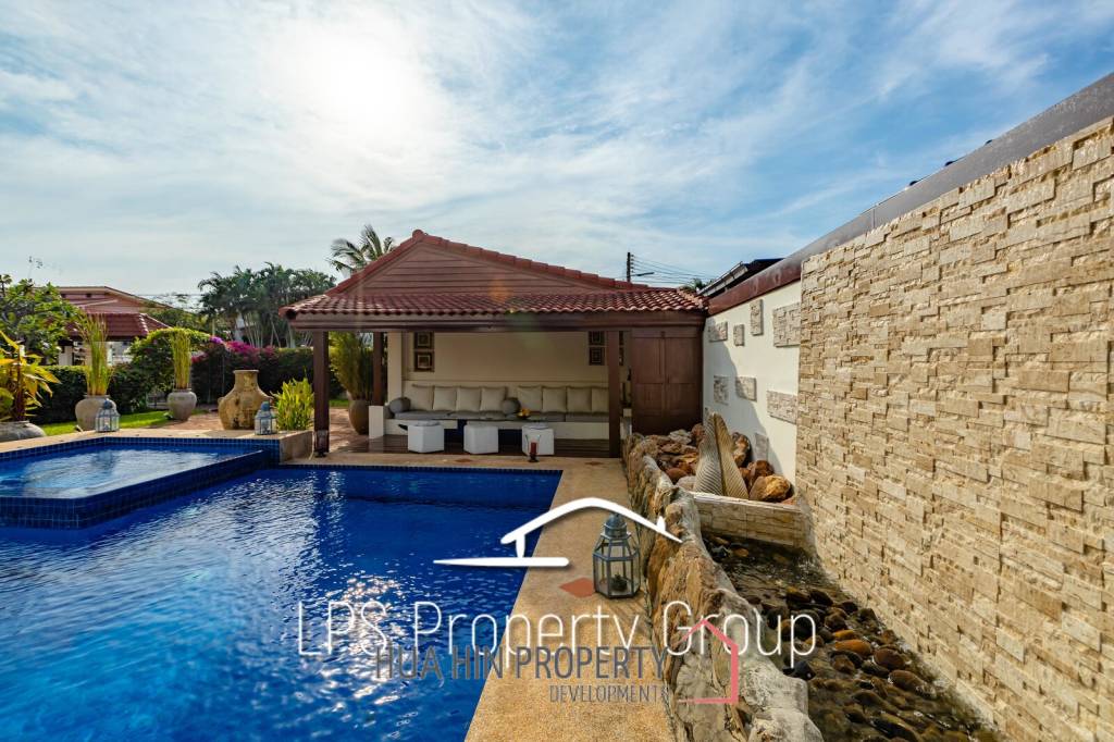 City Center 6 Bedroom Private Pool Villa For Sale on 1 Rai Land
