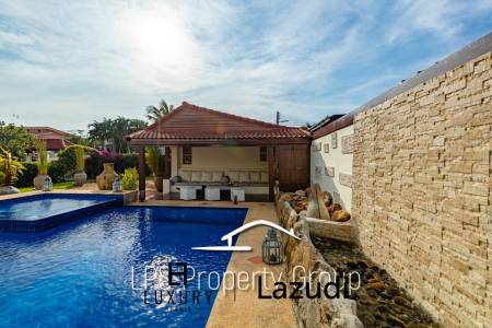 City Center 6 Bedroom Private Pool Villa For Sale on 1 Rai Land