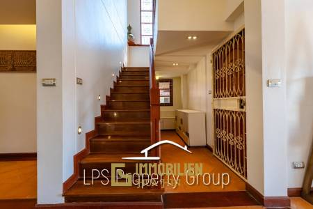 City Center 6 Bedroom Private Pool Villa For Sale on 1 Rai Land